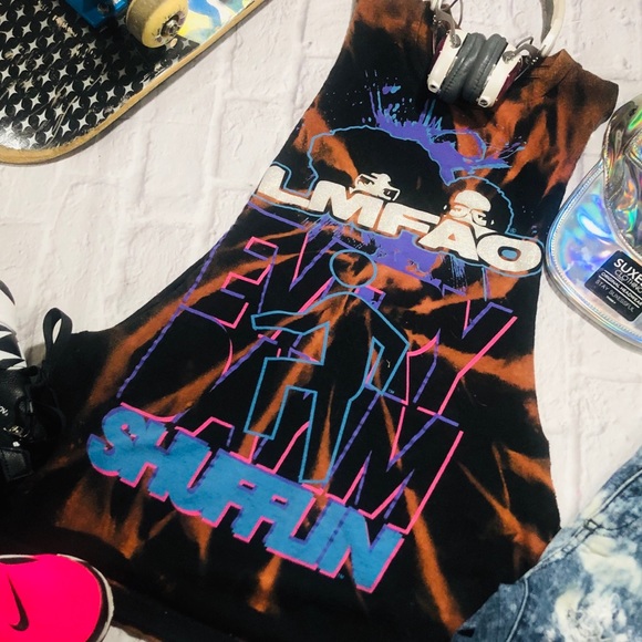 LMFAO Everyday I’m Shufflin Cut Off Band Tee Shirt - Picture 3 of 8